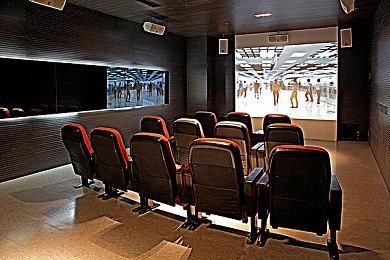 串流模式下Steam Deck可提供最多8小时电池续航